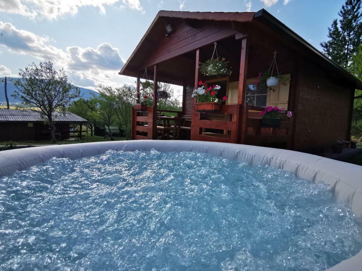 Cottage La Sierra With Jacuzzi 코레니카 외부 사진